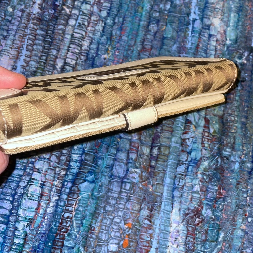 Michael Kors Brown and Cream Wallet. EUC. - Picture 5 of 13
